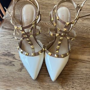 BCBG Generation White Darron Two-tone Studded Patent Pumps Size 6/36 Preowned